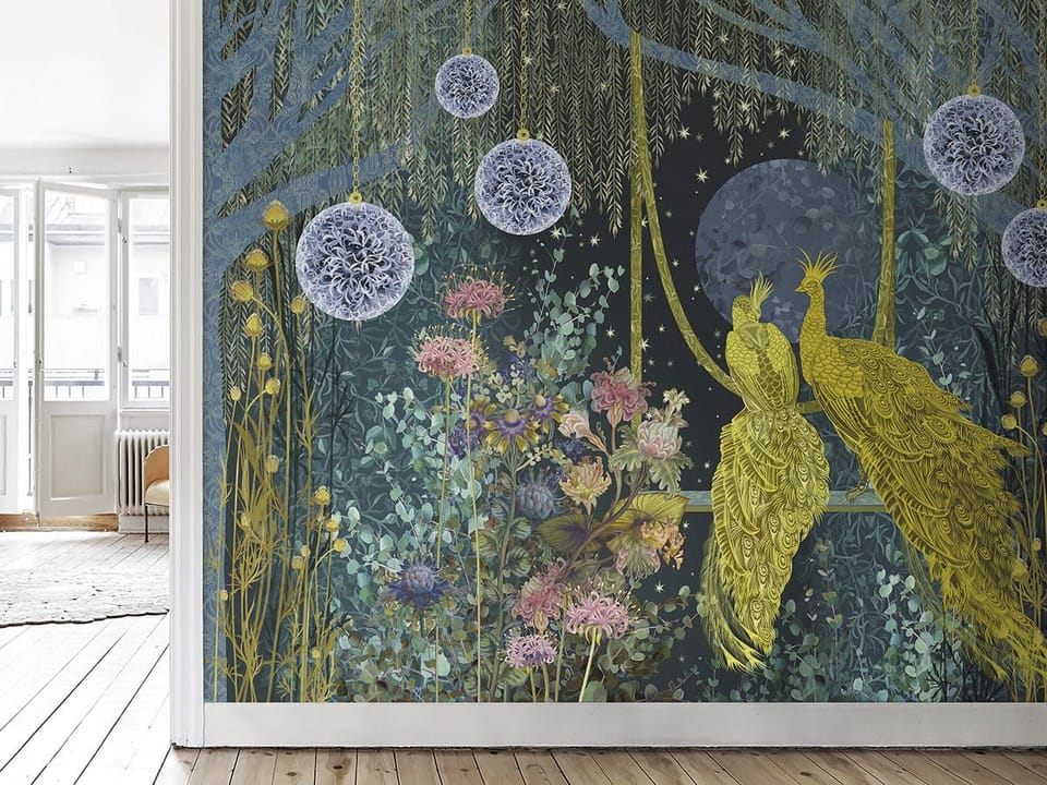 Fototapeta Złote pawie na nocnym niebie we wnętrzu przedpokoju