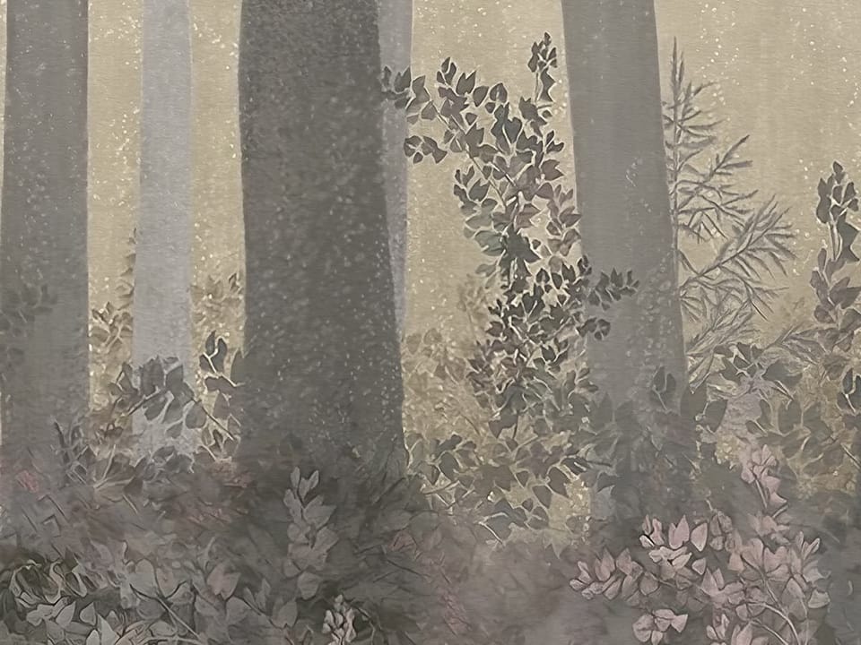 Fototapeta Leśne drzewa i mglisty horyzont fragment #1