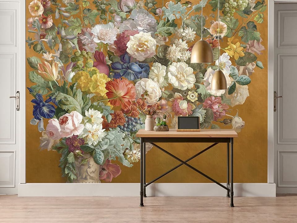 Fototapeta Bukiet kwiatów w ozdobnym wazonie we wnętrzu przedpokoju