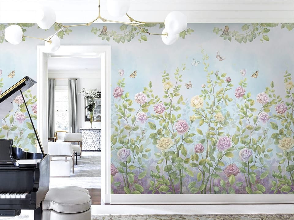 Fototapeta Kolorowe róże na łodygach we wnętrzu salonu