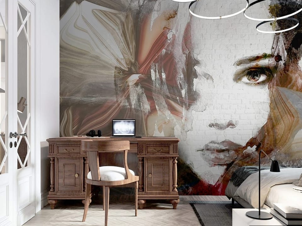 Fototapeta Twarz kobiety na tle muralu we wnętrzu sypialni