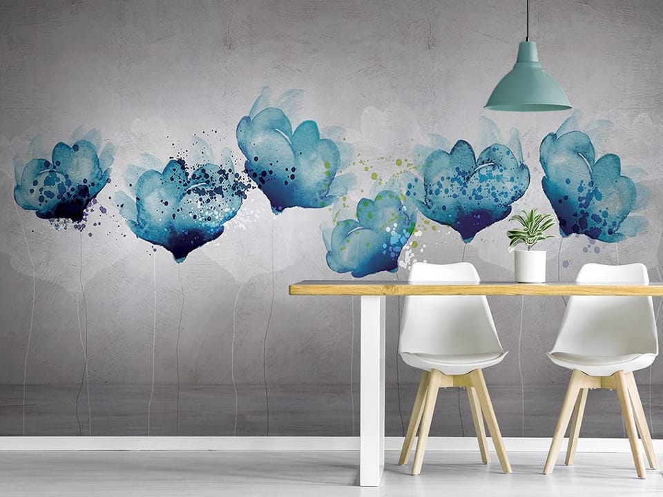 Fototapeta Niebieskie Kwiaty na Szarym Tle we wnętrzu kuchni