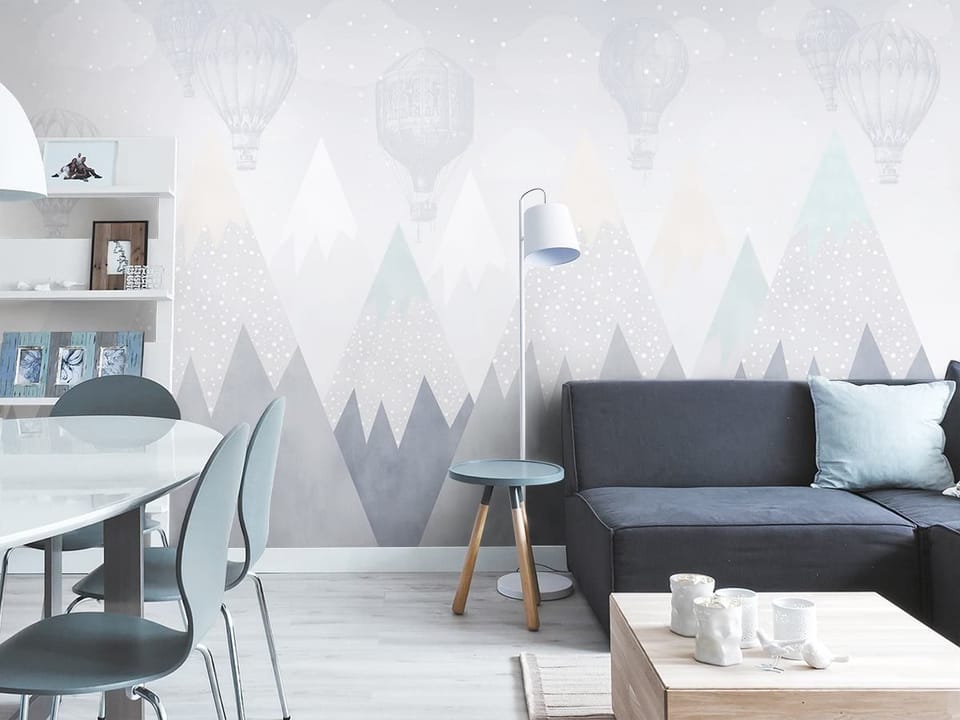 Fototapeta Góry z Balonami i Śniegiem we wnętrzu salonu