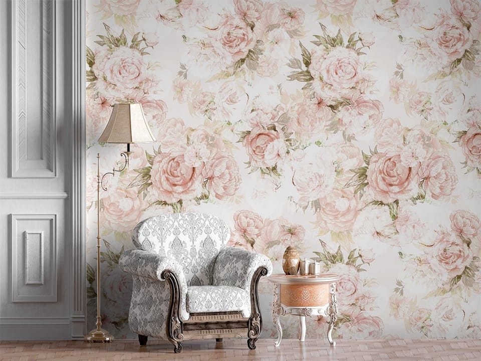 Fototapeta Różowe róże na jasnym tle we wnętrzu przedpokoju