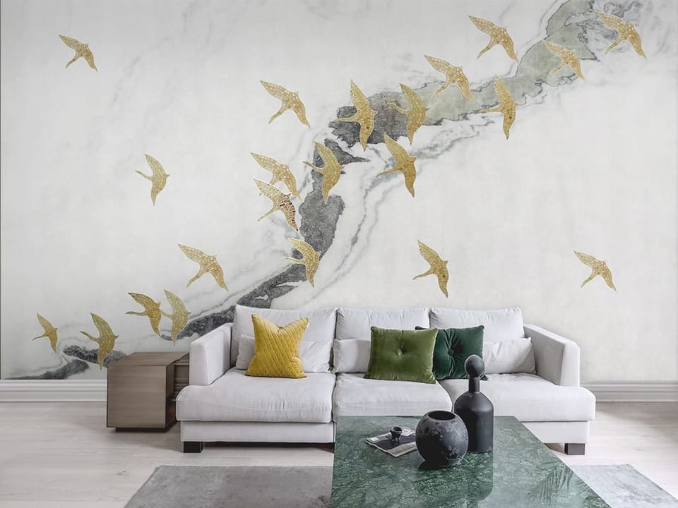 Fototapeta Złote ptaki na marmurze we wnętrzu salonu