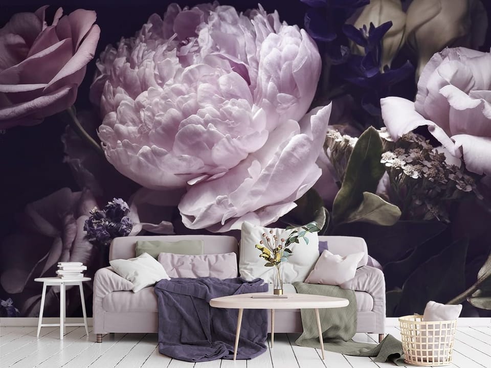 Fototapeta Bukiet jasnofioletowych piwonii we wnętrzu salonu
