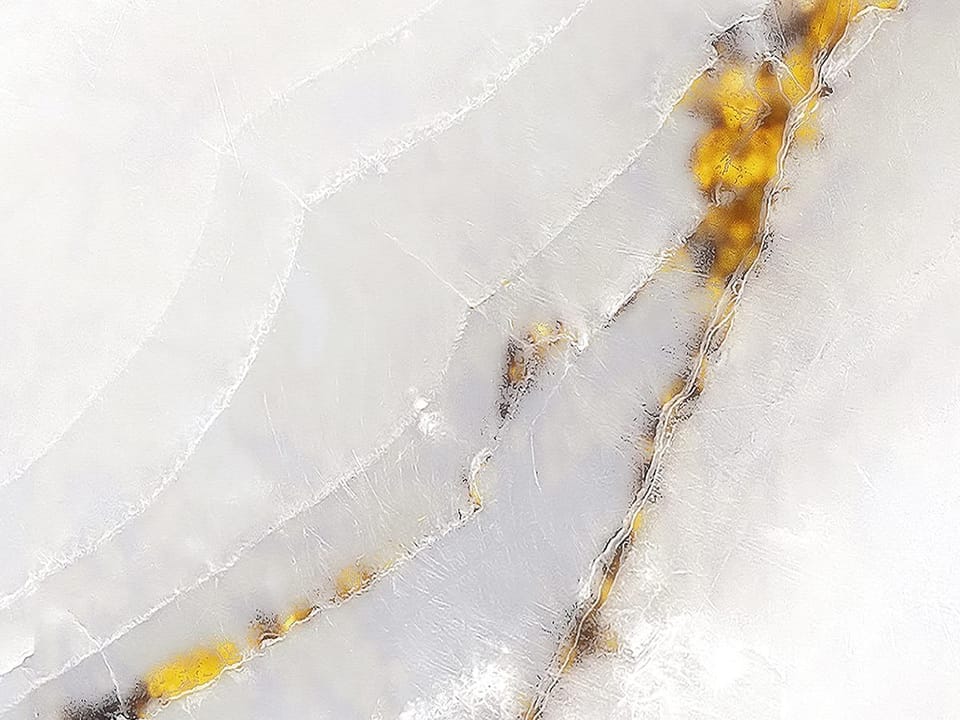 Fototapeta Biała powierzchnia z szarymi żyłkami fragment #2