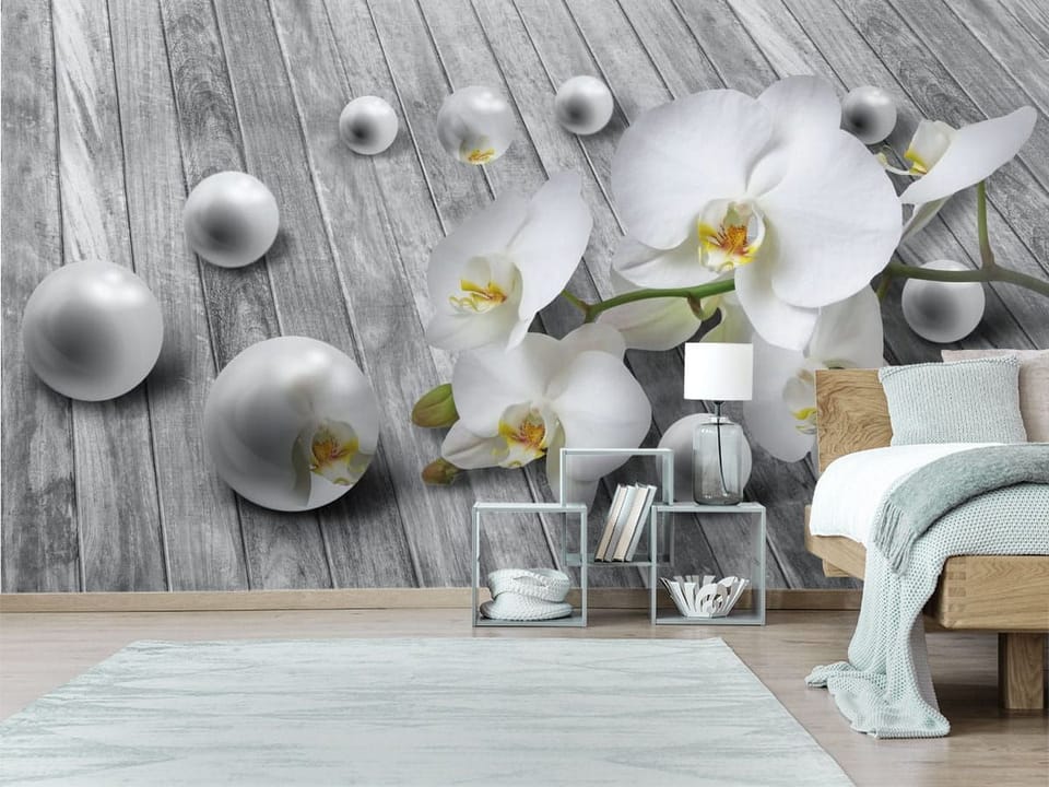 Fototapeta Białe orchidee na drewnianym tle we wnętrzu sypialni