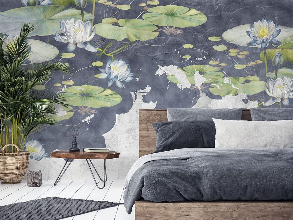 Fototapeta Lilie wodne na ciemnoniebieskim tle we wnętrzu sypialni