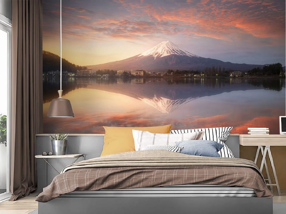 Fototapeta Góra z ośnieżonym szczytem we wnętrzu pokoju nastolatka