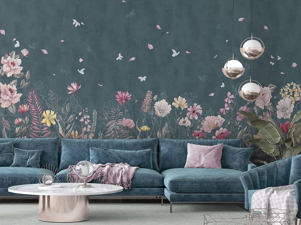 Fototapeta Kwiaty na tle ciemnego nieba we wnętrzu salonu