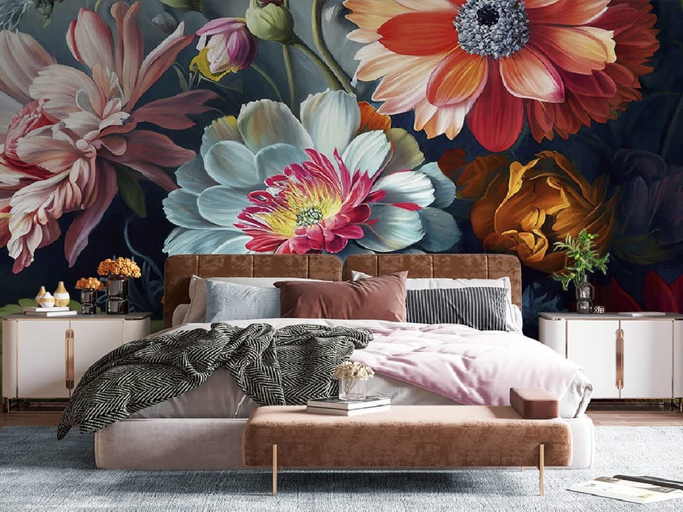 Fototapeta Egzotyczne kwiaty w odcieniach czerwieni we wnętrzu sypialni