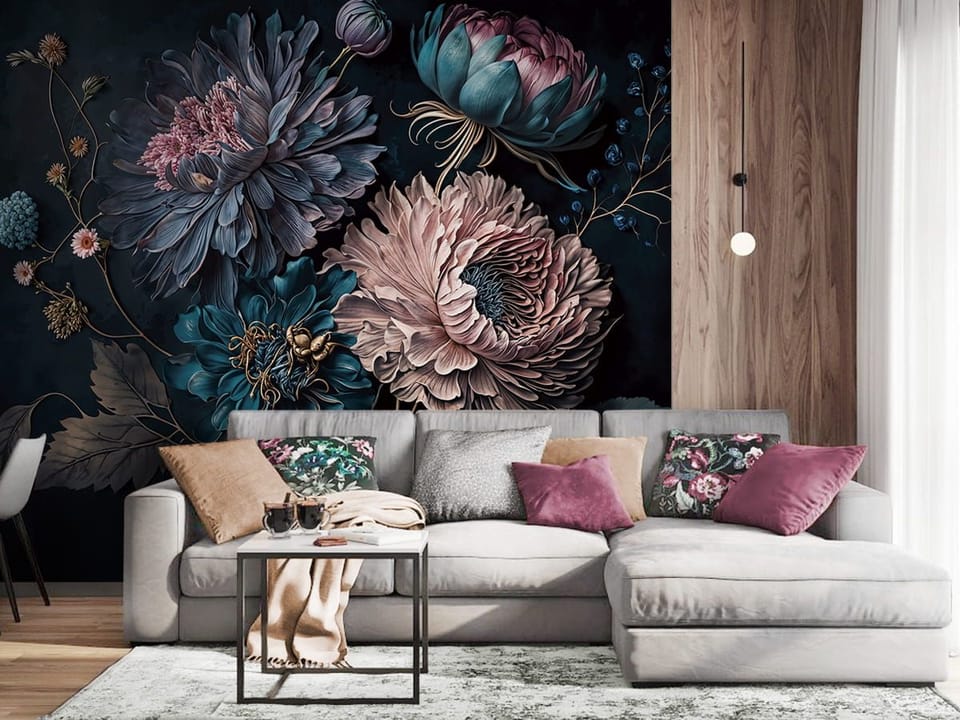 Fototapeta Egzotyczne kwiaty na ciemnym tle we wnętrzu salonu