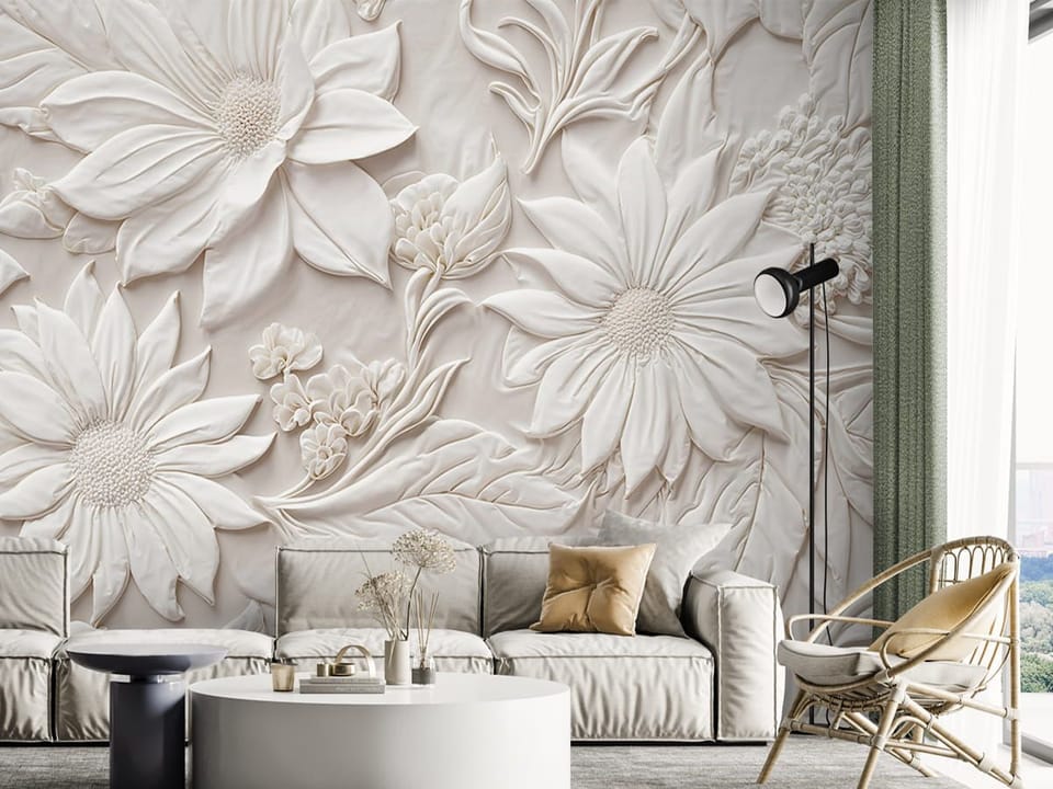 Fototapeta Reliefowe kwiaty na ścianie we wnętrzu salonu