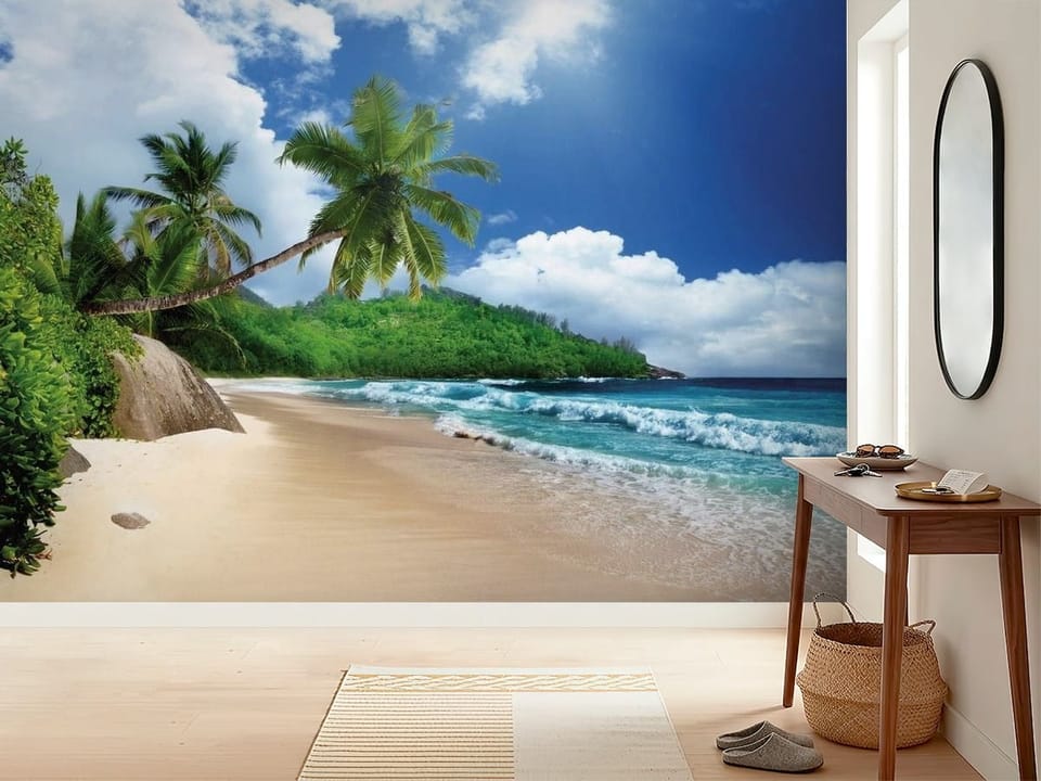 Fototapeta z plażą, palmami, oceanem i błękitnym niebem - inspiracji do minimalistycznego przedpokoju