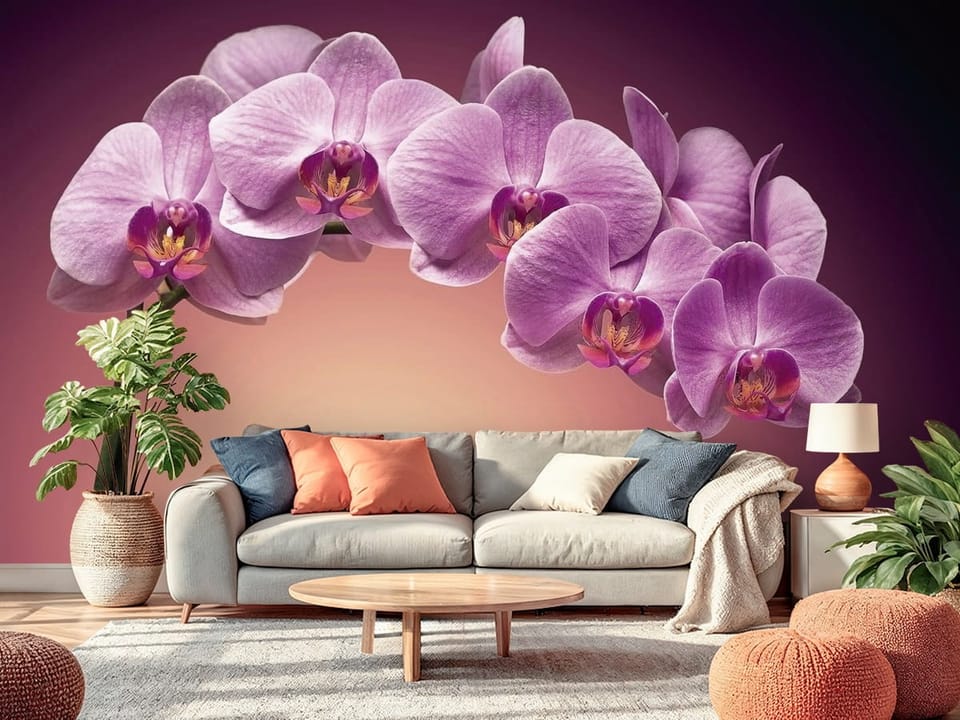 Fototapeta z fioletowymi orchideami na zielonej łodydze i ciemnym tle - nasłoneczniony salon