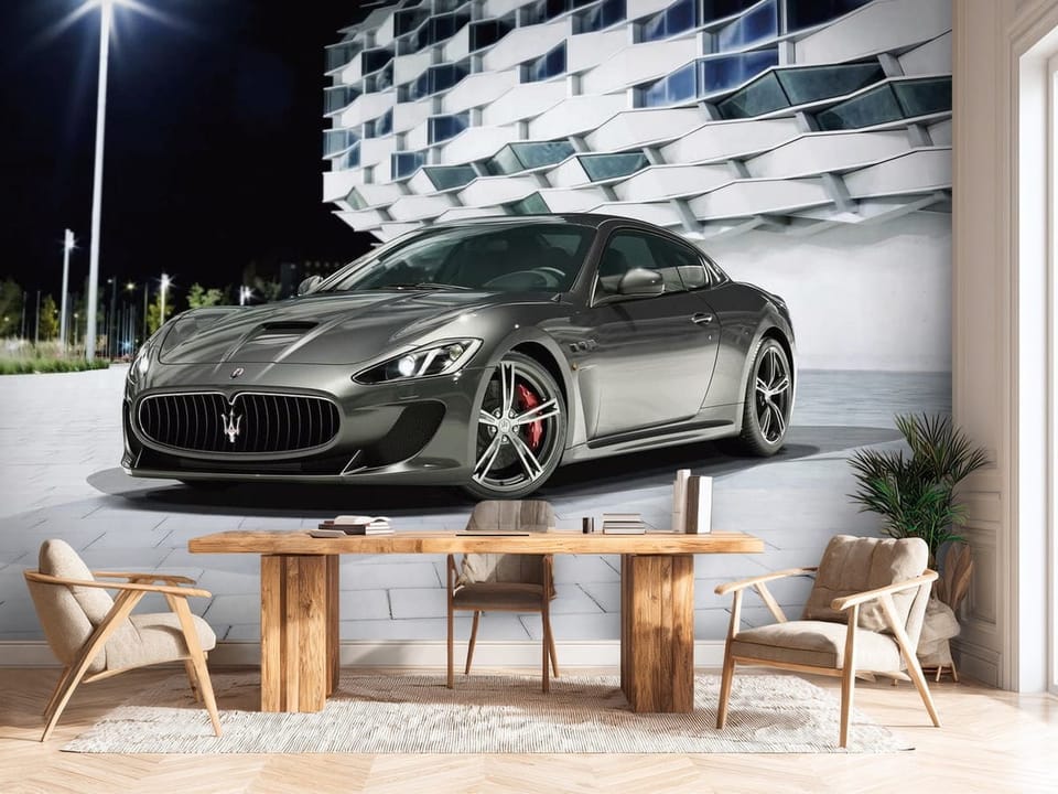 Fototapeta z srebrnym sportowym samochodem na parkingu nocą - ściana w biurze za dużym biurkiem