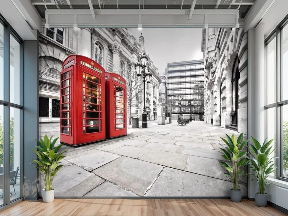 Fototapeta z czerwonymi budkami telefonicznymi w Londynie - ściana akcentowa przy wejściu do biura