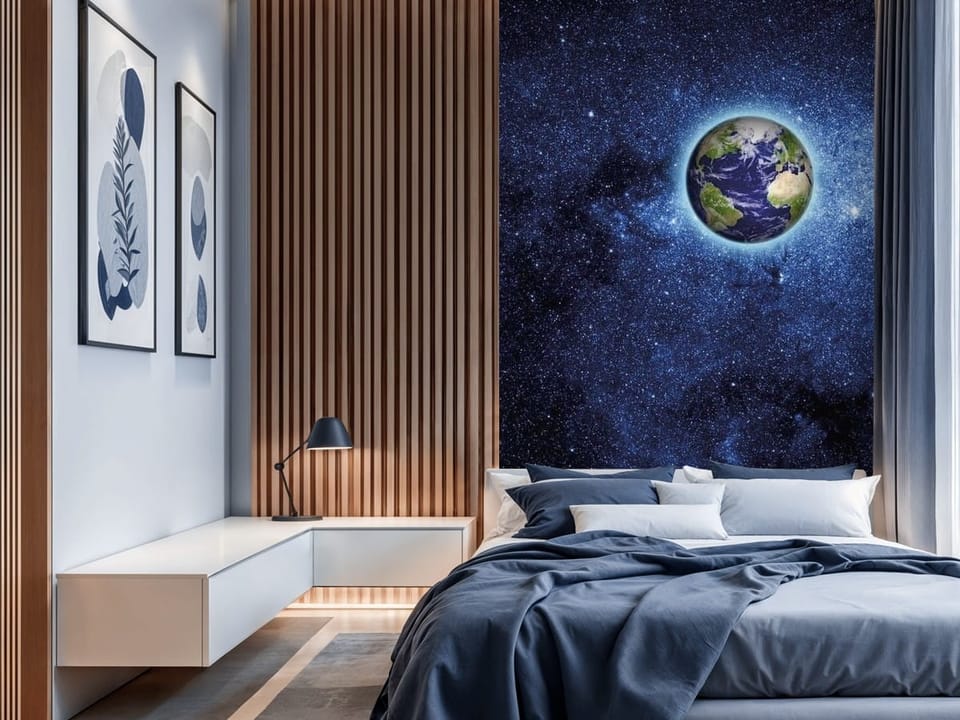 Fototapeta z planetą Ziemia w przestrzeni kosmicznej z gwiazdami i mgławicą - nowoczesna inspiracja do sypialni