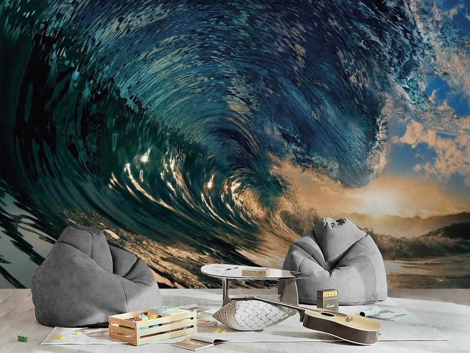 Fototapeta z wielką falą oceaniczną, błyszczącą wodą i zachodzącym słońcem - inspiracja do pokoju nastolatka