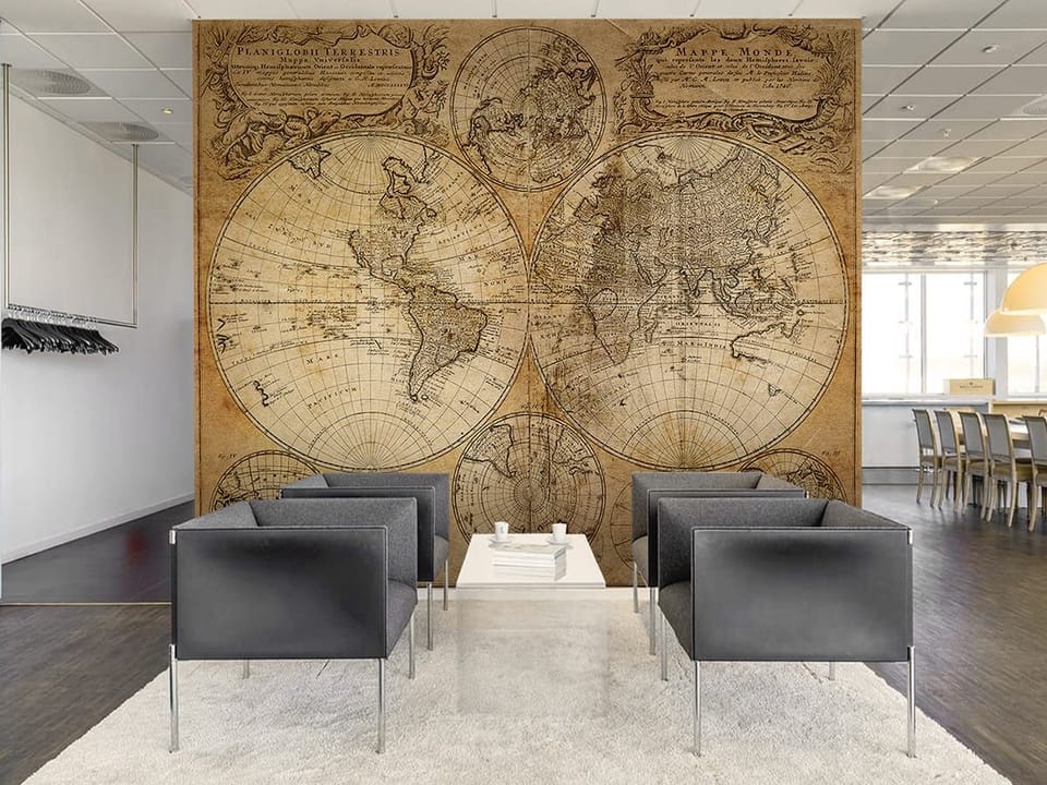 Fototapeta Stara mapa świata z kontynentami we wnętrzu biura