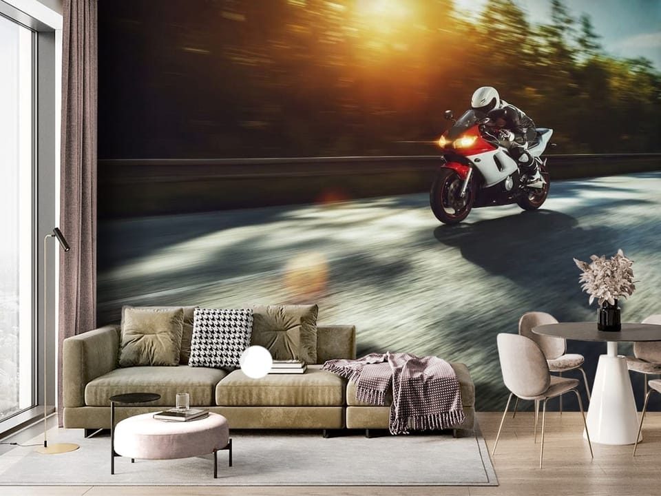 Fototapeta z motocyklem w ruchu na asfaltowej drodze z drzewami - ściana akcentowa w salonie z dużym oknem