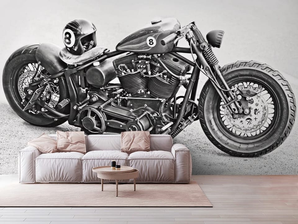 Fototapeta z motocyklem i kaskiem na siedzeniu, duże koła i cylindry - aranżacja przytulnego salonu w jasnych kolorach