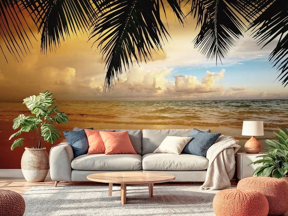 Fototapeta przedstawiająca plażę z palmami, oceanem i zachmurzone niebo - nasłoneczniony salon