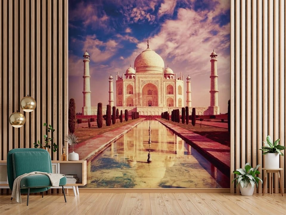 Fototapeta z Taj Mahal i jego odbiciem w długim basenie, otoczona symetrycznymi wieżami i drzewami - aranżacja w przedpokoju w połączeniu z lamelami ściennymi