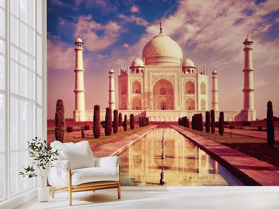 Fototapeta z Taj Mahal i jego odbiciem w długim basenie, otoczona symetrycznymi wieżami i drzewami - pomysłowe wykończenie ściany w przedpokoju