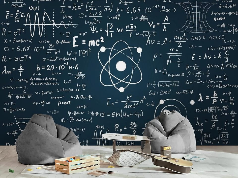 Fototapeta z atomem w centrum i wzorami matematycznymi na ciemnoniebieskim tle - inspiracja do pokoju nastolatka
