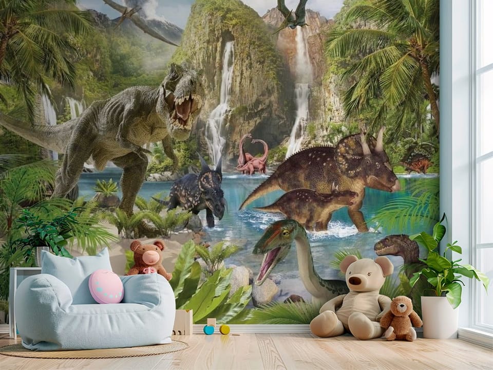 Fototapeta z dinozaurami nad błękitnym jeziorem w otoczeniu dżungli i wodospadów. - przytulny kącik do zabawy w pokoju dziecka