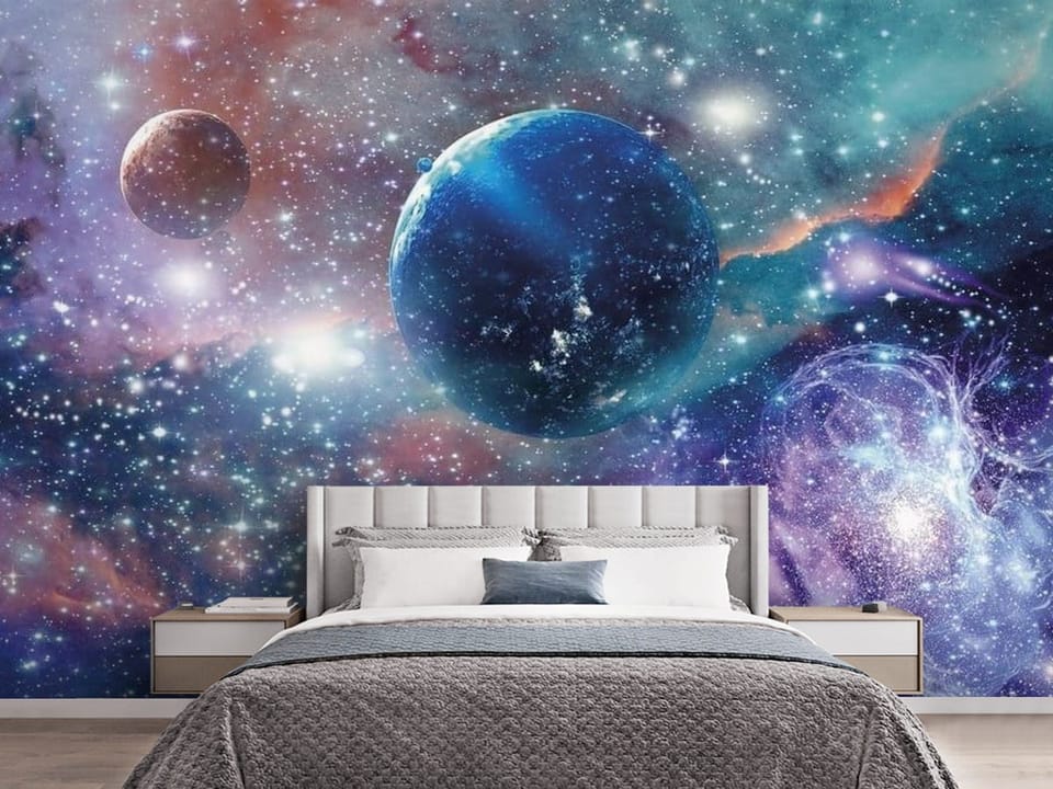Fototapeta z planetami w kosmicznej przestrzeni, mgławica i gwiazdy - aranżacja w przytulnej sypialni