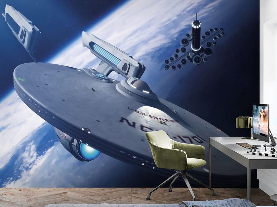 Fototapeta z dużym statkiem kosmicznym i planetą w tle - aranżacja w minimalistycznym pokoju nastolatka