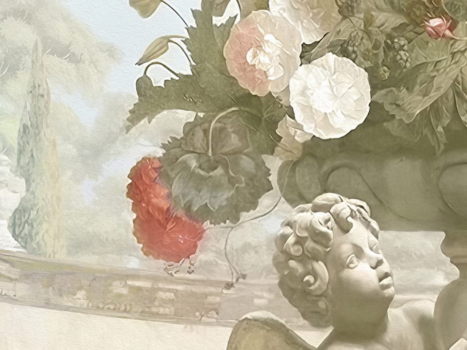 Fototapeta Miejski mural z fontanną i rzeźbami - realne zdjęcie w rolce
