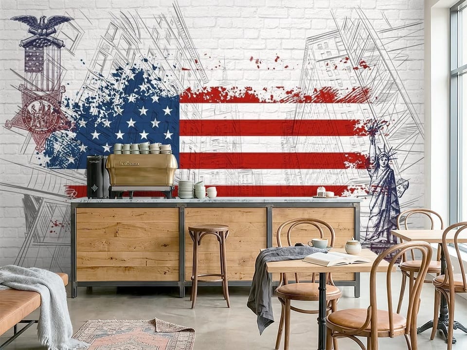 Fototapeta z flagą USA, szkicem miasta i statuą wolności na tle ceglanej ściany - nowoczesna inspiracja do kawiarni