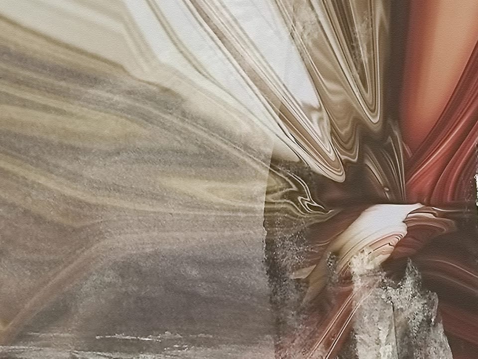 Fototapeta Twarz kobiety na tle muralu - jakość wydruku i struktura materiału
