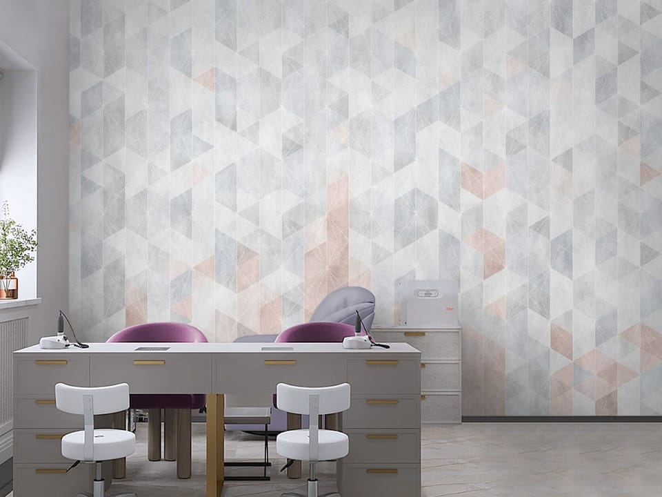 Fototapeta z geometrycznym wzorem trójkątów w różnych odcieniach - aranżacja ściany w biurze