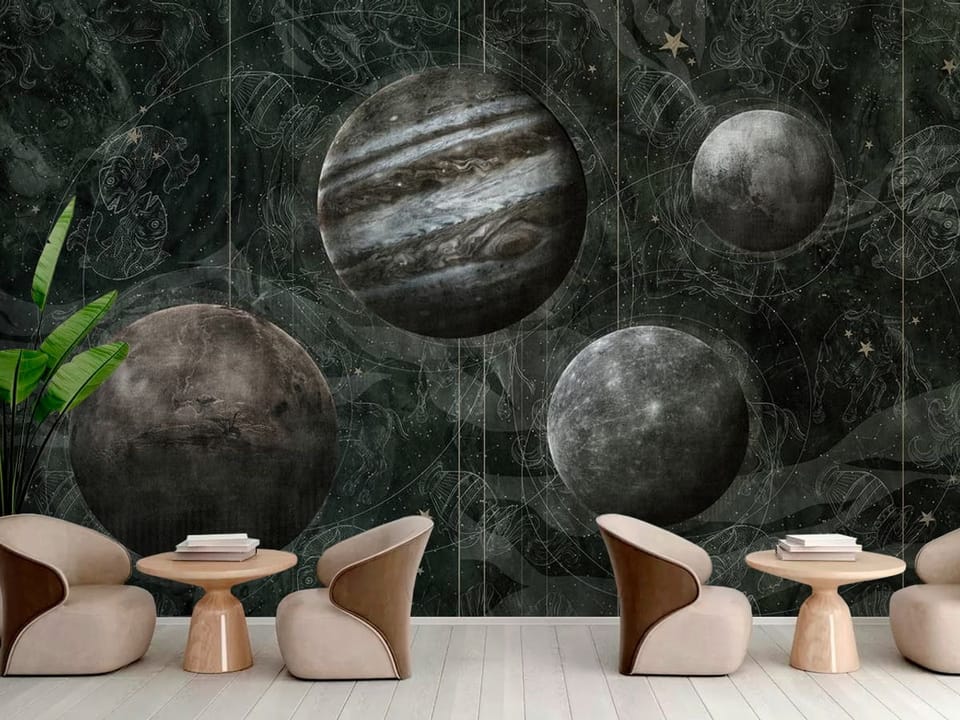 Fototapeta z czterema planetami na tle gwiazd i konstelacji - widok na ścianę w nowoczesnej kawiarni