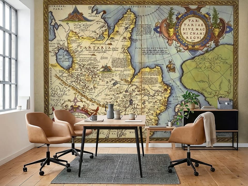 Fototapeta z starą mapą geograficzną i ozdobną ramką - inspiracja do biura w ciepłych kolorach