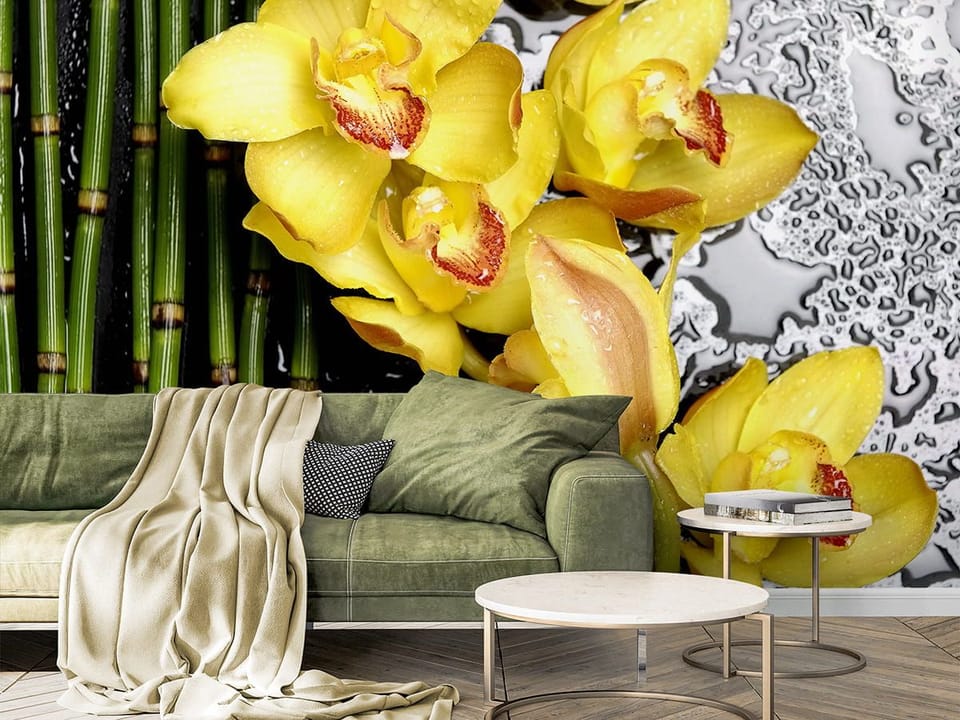 Fototapeta Żółte orchidee na mokrej powierzchni we wnętrzu salonu