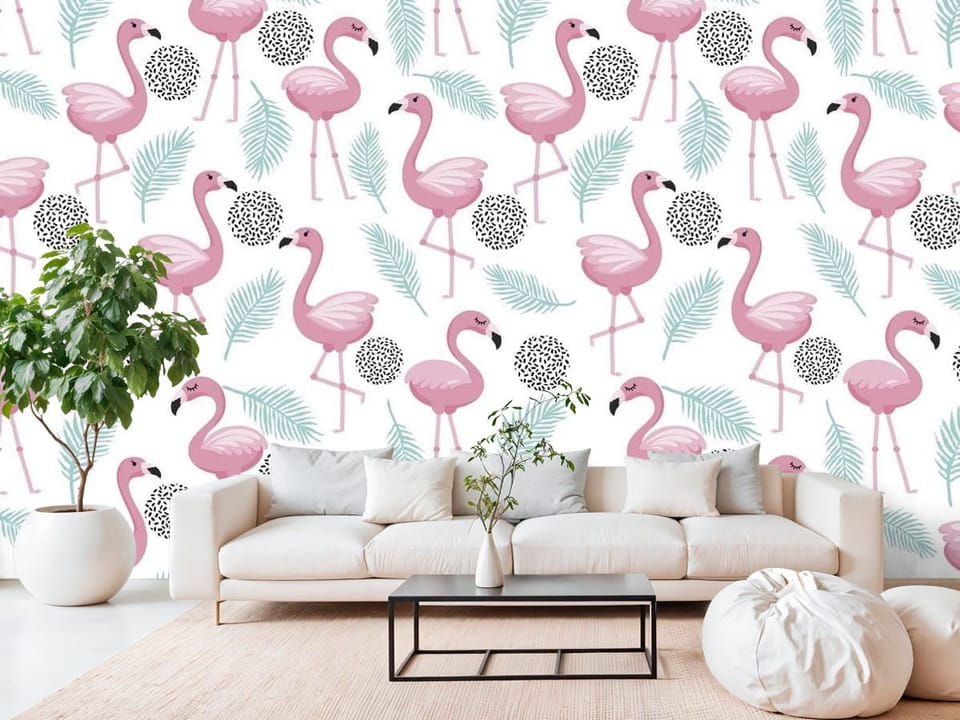 Fototapeta z różowymi flamingami na białym tle z palmami - salon w białych kolorach