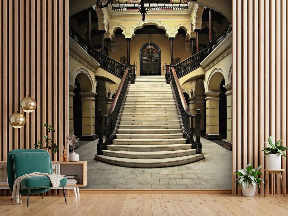 Fototapeta przedstawiająca monumentalne schody z marmuru i zdobione balustrady - aranżacja w przedpokoju w połączeniu z lamelami ściennymi