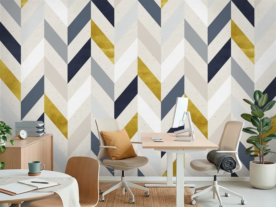 Fototapeta z geometrycznym wzorem w jodełkę w kolorach białym, szarym, granatowym i żółtym. - aranżacja biura w jasnych kolorach