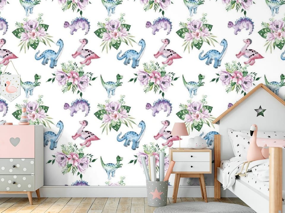 Fototapeta z kolorowymi dinozaurami i pastelowymi kwiatami - ściana akcentowa w przytulnym pokoju dziecięcym