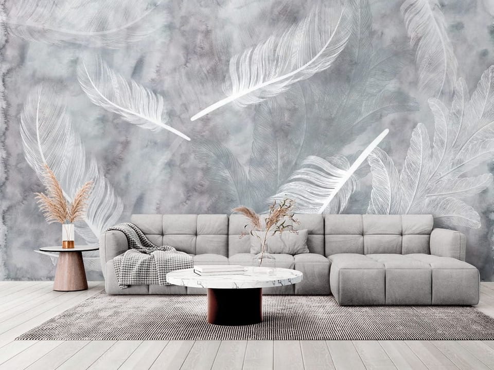 Fototapeta z dużymi białymi piórami na szarym tle z delikatnymi wzorami - elegancki salon w stylu minimalistycznym