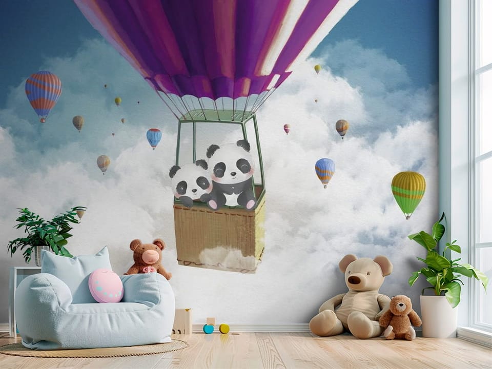 Fototapeta z dwoma pandami w balonie na ogrzane powietrze i kolorowymi balonami - przytulny kącik do zabawy w pokoju dziecka