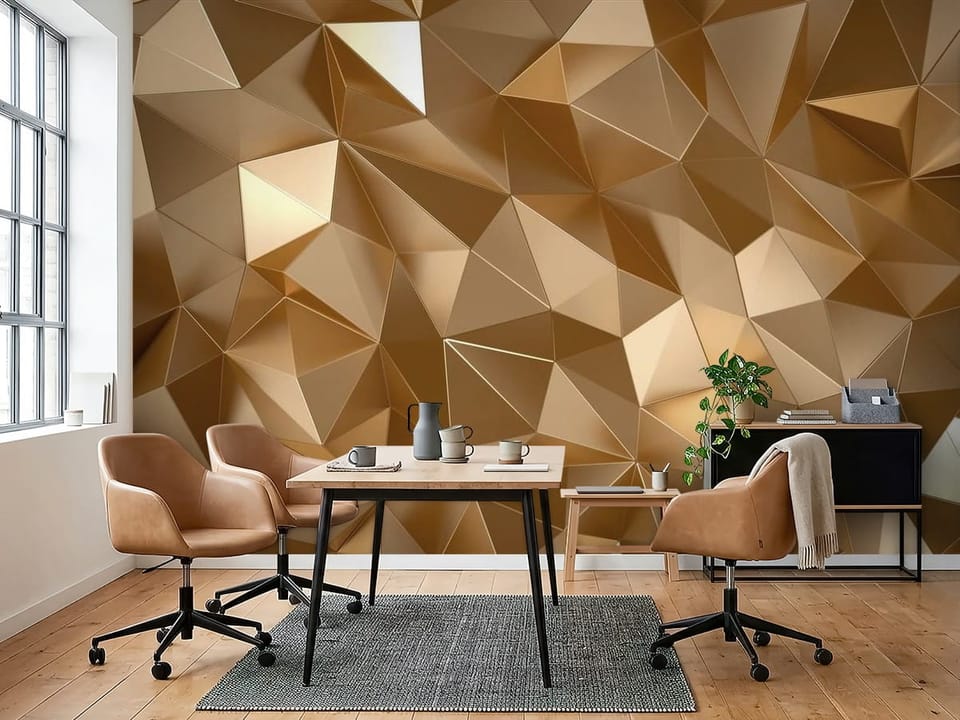 Fototapeta z geometrycznym wzorem trójkątów o złotym połysku - inspiracja do biura w ciepłych kolorach