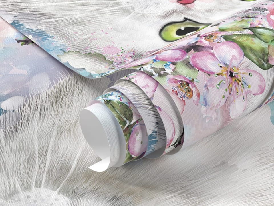 Fototapeta Biały kot w pastelowych kwiatach - realne zdjęcie w rolce