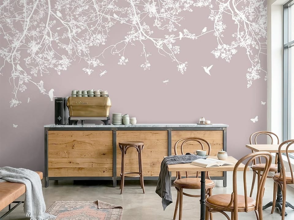 Fototapeta z gałęziami drzewa sakura i jednolitym tłem - nowoczesna inspiracja do kawiarni